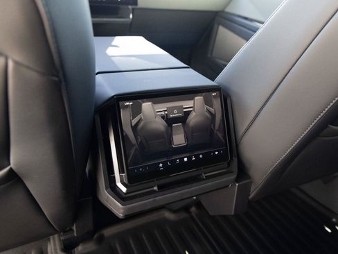 Used 2025 Tesla Cybertruck AWD Crew Cab image 24