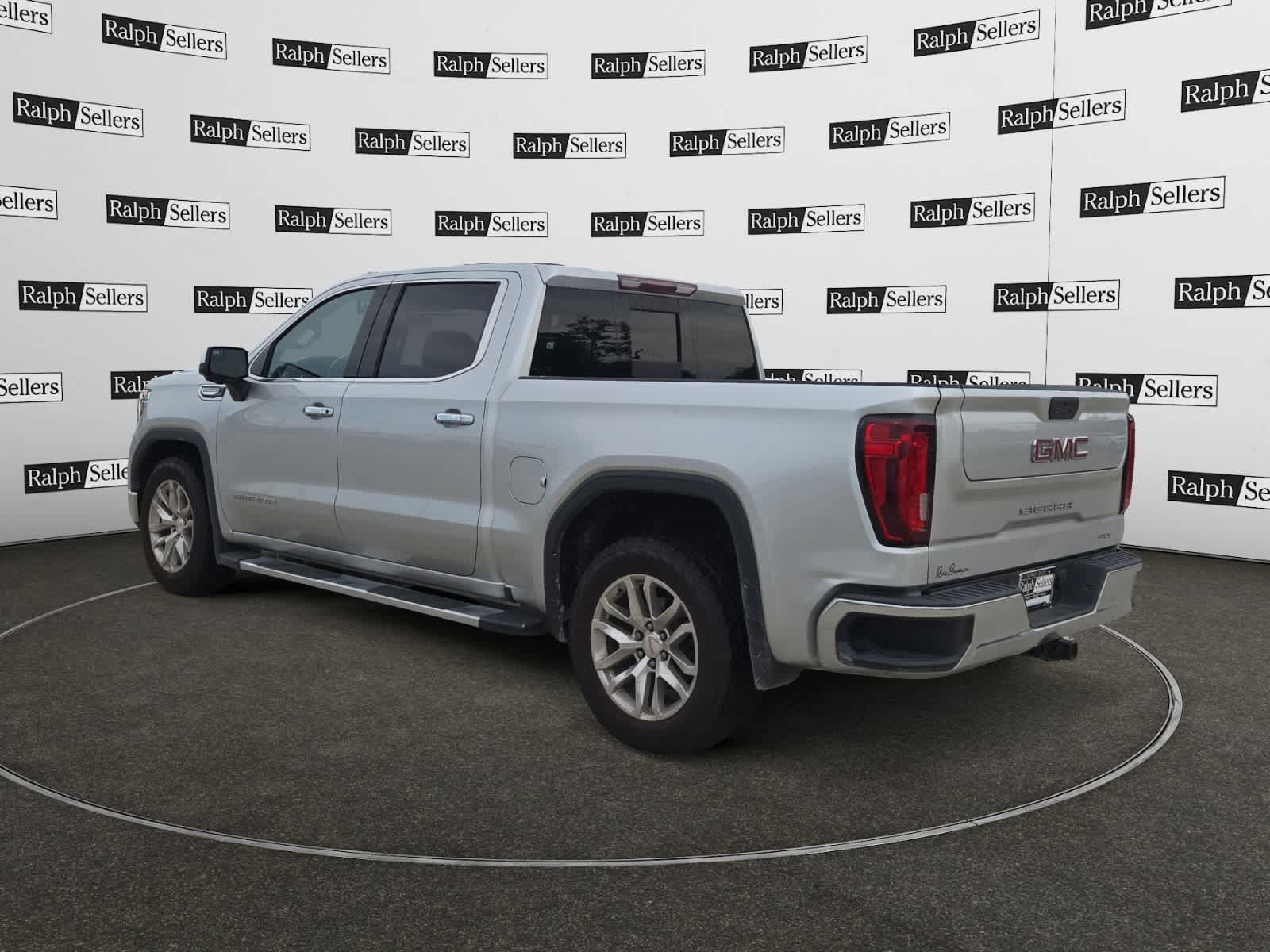 Used 2022 GMC Sierra 1500 SLT RWD image 4