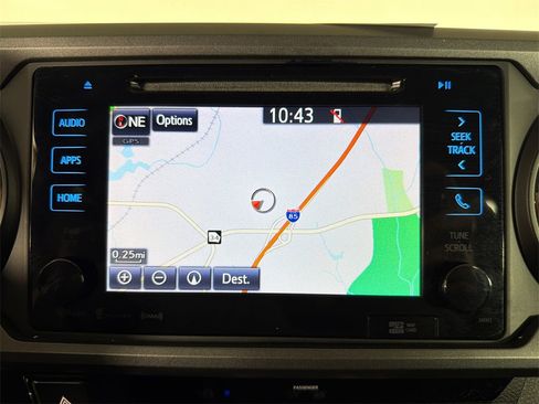 Used 2016 Toyota Tacoma TRD Sport image 2