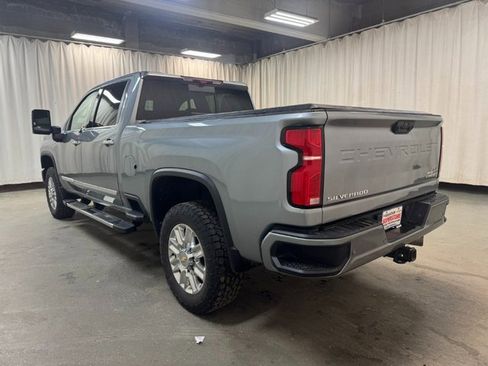 Used 2025 Chevrolet Silverado 3500 High Country w/ High Country Premium Package image 9