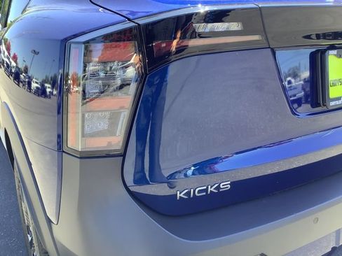 Used 2025 Nissan Kicks SR w/ Illumination Package AWD/4WD image 40