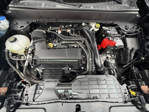 Used 2025 Ford Maverick Lobo AWD/4WD image 41