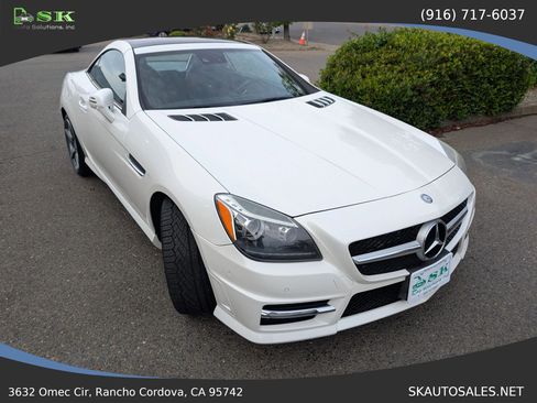 Used 2015 Mercedes-Benz SLK 250 image 6