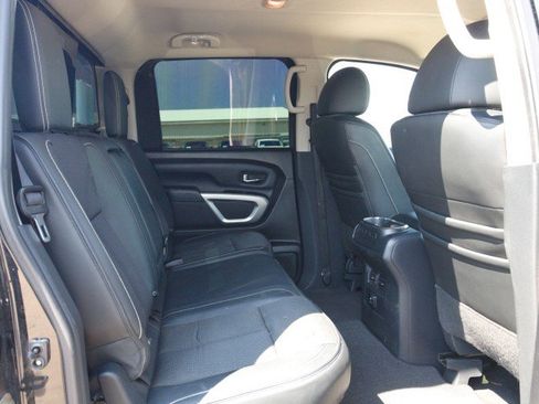 Used 2017 Nissan Titan PRO-4X AWD/4WD image 31