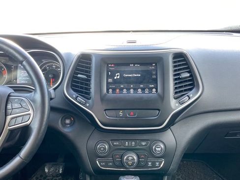 Used 2019 Jeep Cherokee Latitude Plus w/ Comfort/Convenience Group image 15