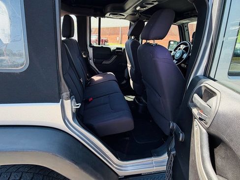 Used 2013 Jeep Wrangler Unlimited Sport w/ Connectivity Group AWD/4WD image 10