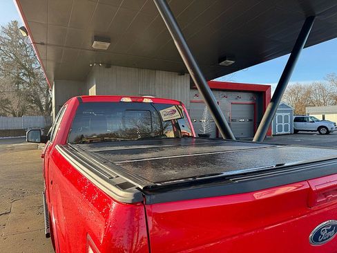 Used 2015 Ford F150 Lariat image 6