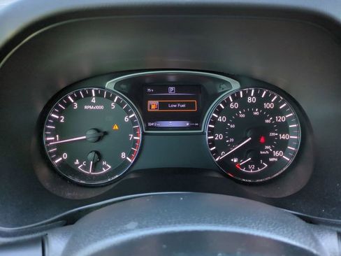 Used 2019 Nissan Pathfinder S image 25