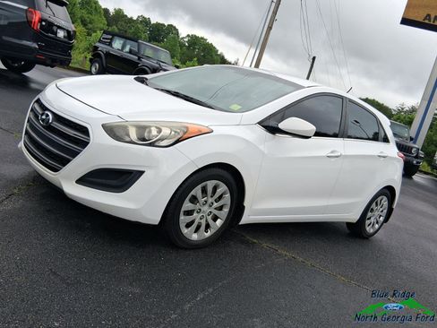 Used 2016 Hyundai Elantra GT FWD image 24