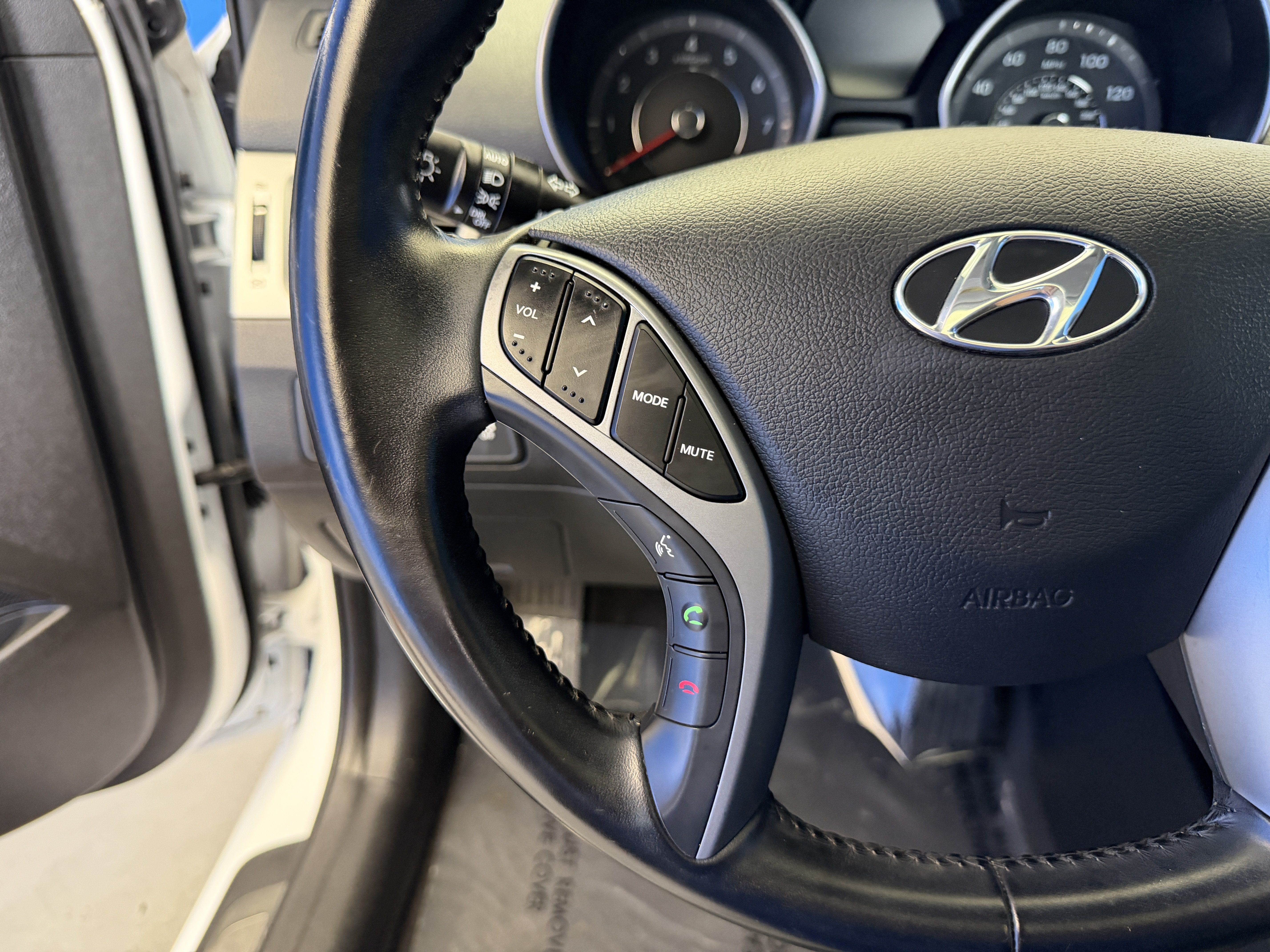 Used 2016 Hyundai Elantra Limited w/ Option Group 04 FWD image 15