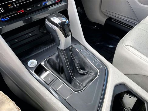 Certified 2023 Volkswagen Tiguan SE R-Line FWD image 16