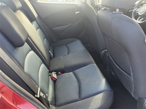 Used 2019 Toyota Yaris LE image 14