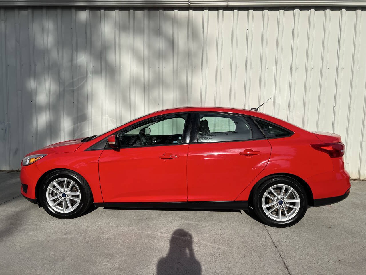 Used 2017 Ford Focus SE FWD image 6