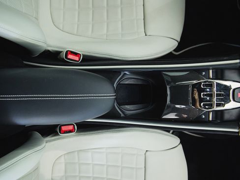 Used 2023 Ferrari Roma image 32