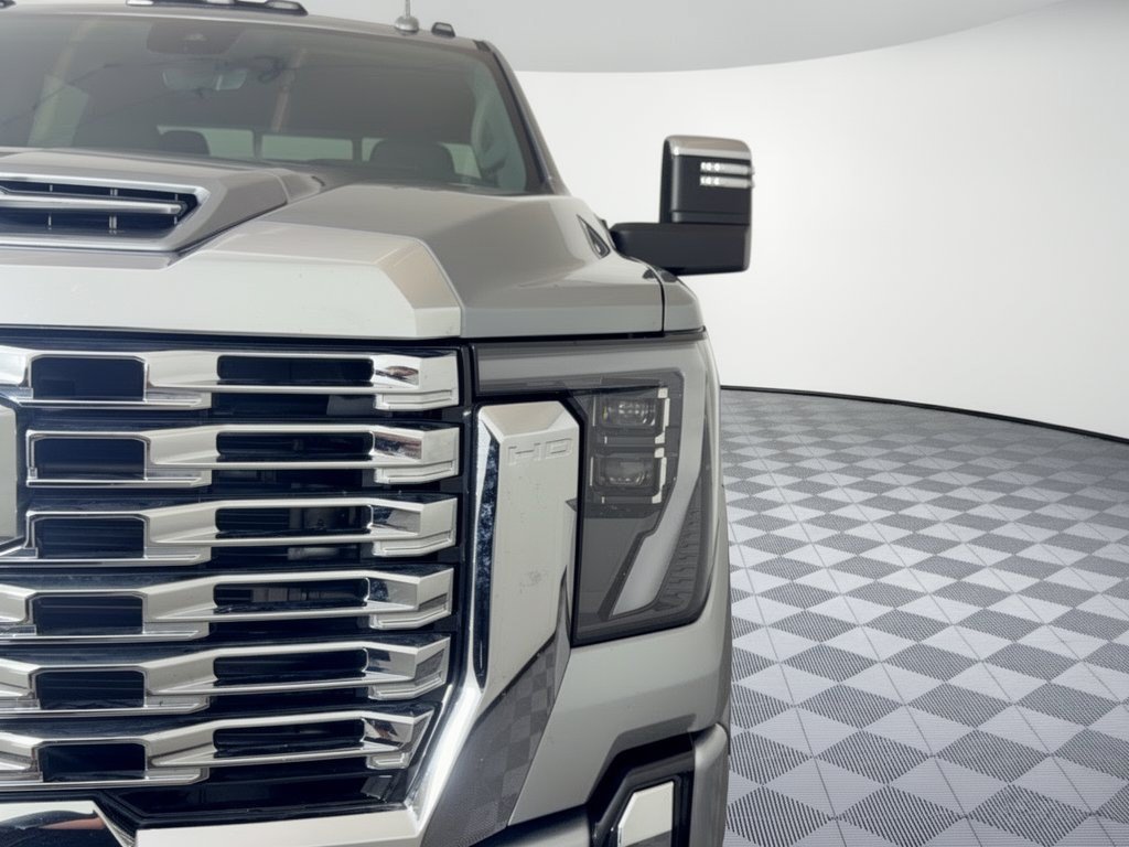 Used 2026 GMC Sierra 3500 Denali AWD/4WD image 12