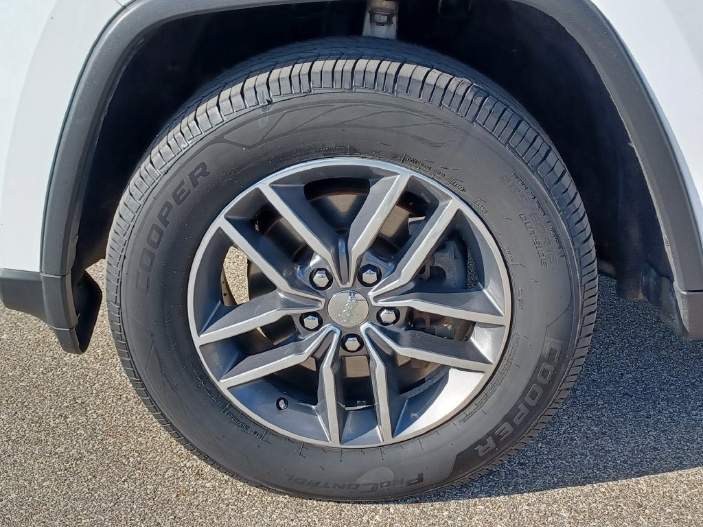 Used 2018 Jeep Grand Cherokee Limited AWD/4WD image 32
