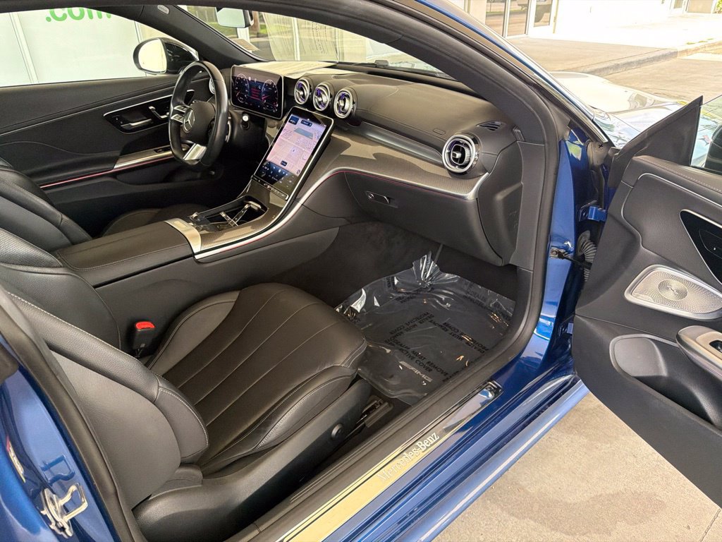 Used 2025 Mercedes-Benz CLE 300 4MATIC Coupe image 29