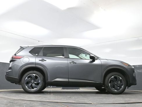 Used 2025 Nissan Rogue SV AWD/4WD image 48