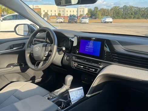 Used 2026 Toyota Camry LE w/ Convenience Package image 12