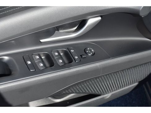 New 2025 Hyundai Elantra Blue image 18