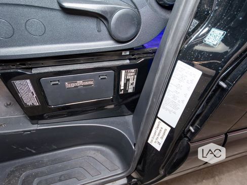 Used 2024 Mercedes-Benz Sprinter 3500 image 24