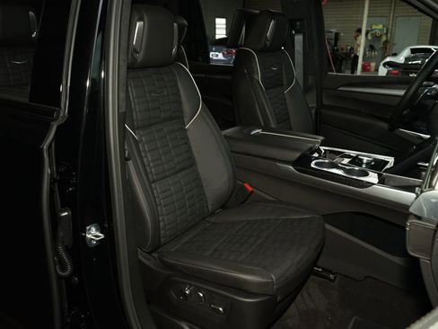 Used 2026 Cadillac Escalade V AWD/4WD image 11