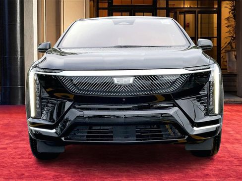 New 2026 Cadillac Optiq Luxury 1 image 3
