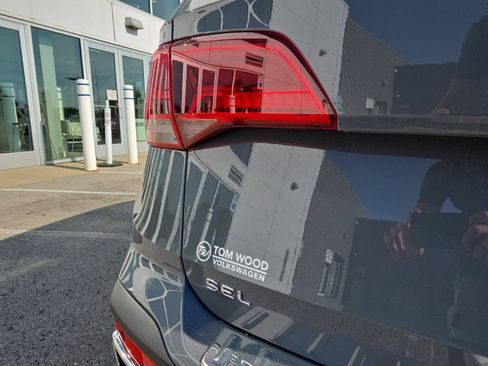 Certified 2024 Volkswagen Taos SEL AWD/4WD image 8
