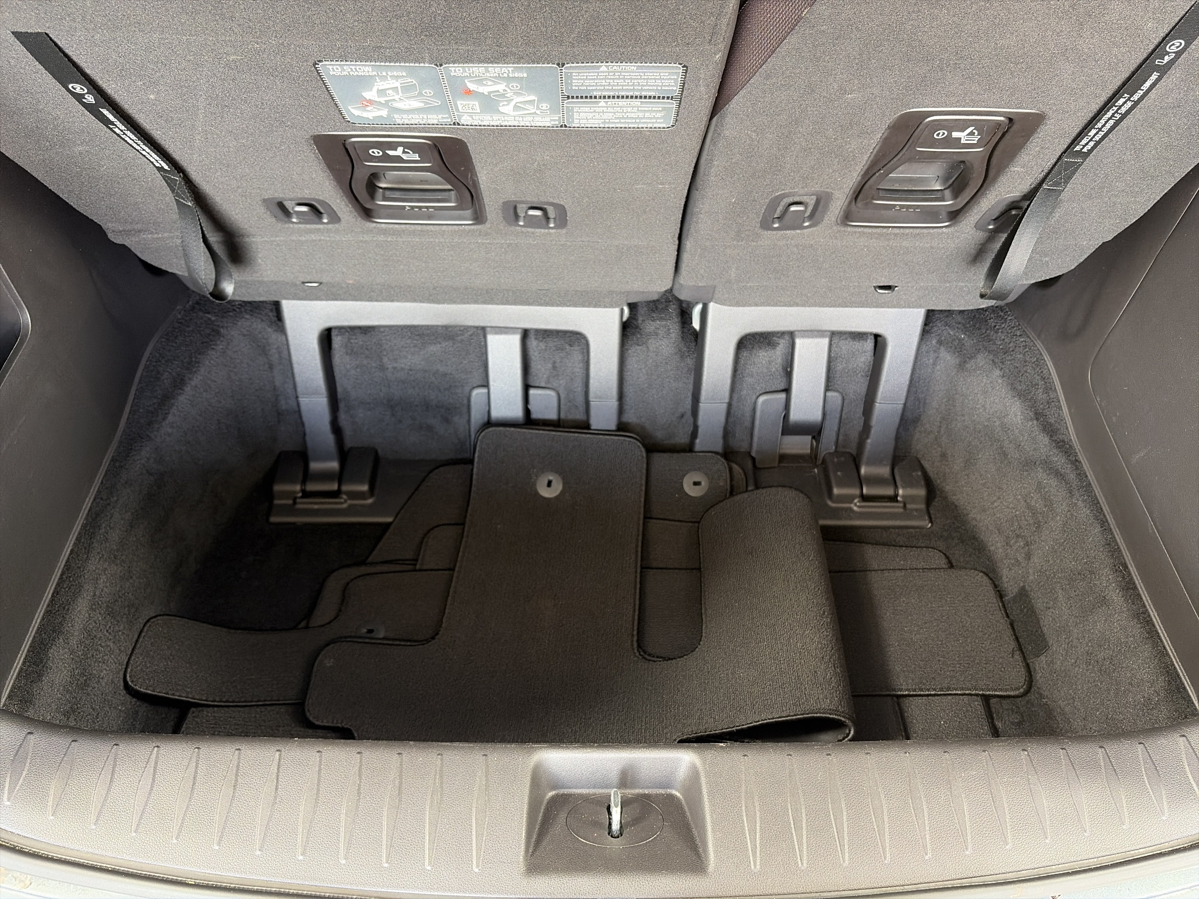 Certified 2024 Kia Carnival SX FWD image 18