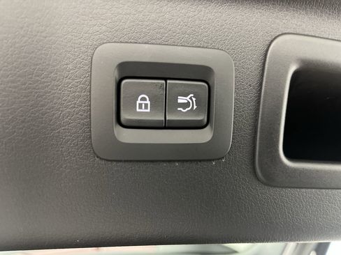 Certified 2025 MAZDA CX-70 3.3 Turbo w/ Premium Plus Pkg image 34