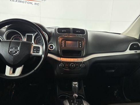 Used 2020 Dodge Journey SE w/ SE Popular Equipment Group image 20