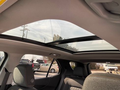 Used 2022 Chevrolet Equinox LT image 9