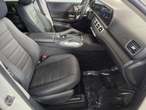 Certified 2023 Mercedes-Benz GLS 580 4MATIC image 33