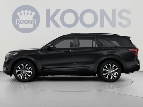 Used 2025 Ford Explorer ST-Line w/ ST-Line Street Pack AWD/4WD image 2