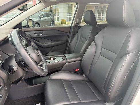 Used 2023 Nissan Rogue SL image 9