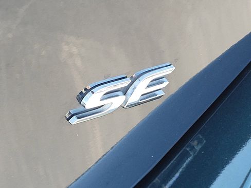 Used 2018 Toyota Corolla SE image 25