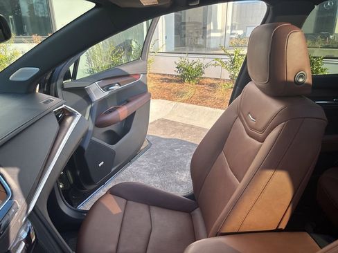 Used 2024 Cadillac XT5 Sportv image 40