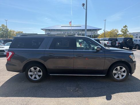 Used 2019 Ford Expedition Max XLT w/ Equipment Group 202A AWD/4WD image 4