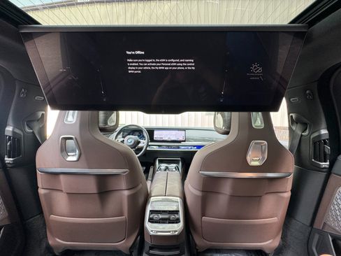 Used 2023 BMW i7 xDrive60 w/ Executive Package 2 AWD/4WD image 47