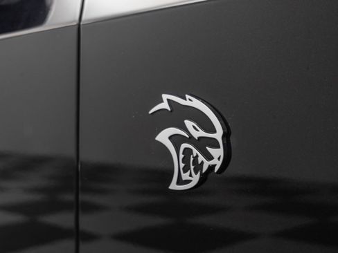 Used 2015 Dodge Challenger SRT Hellcat image 18