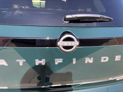 Used 2023 Nissan Pathfinder Platinum AWD/4WD image 29