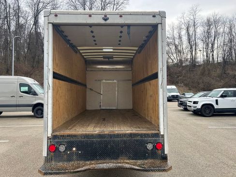 Used 2022 Chevrolet Express 3500 w/ Driver Convenience Package RWD image 15