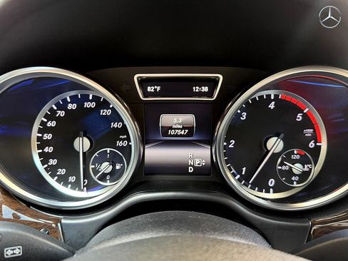 Used 2014 Mercedes-Benz ML 350 BlueTEC w/ Premium 1 Package image 16