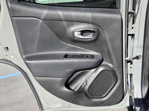 Certified 2022 Jeep Renegade Latitude image 25