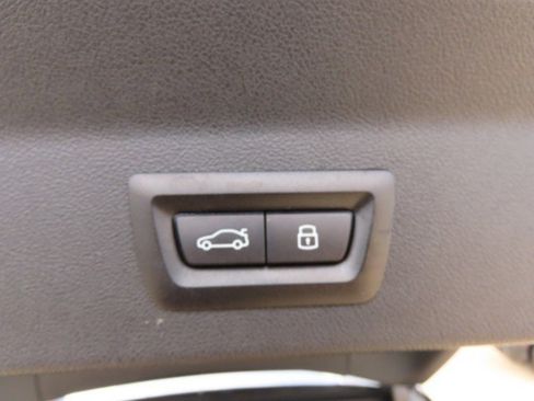 Used 2024 BMW X3 sDrive30i w/ Premium Package image 13