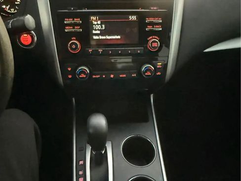 Used 2015 Nissan Altima 2.5 SV image 10