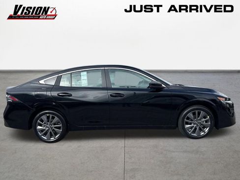 New 2026 Nissan Sentra SL w/ Floor Mat Package FWD image 4