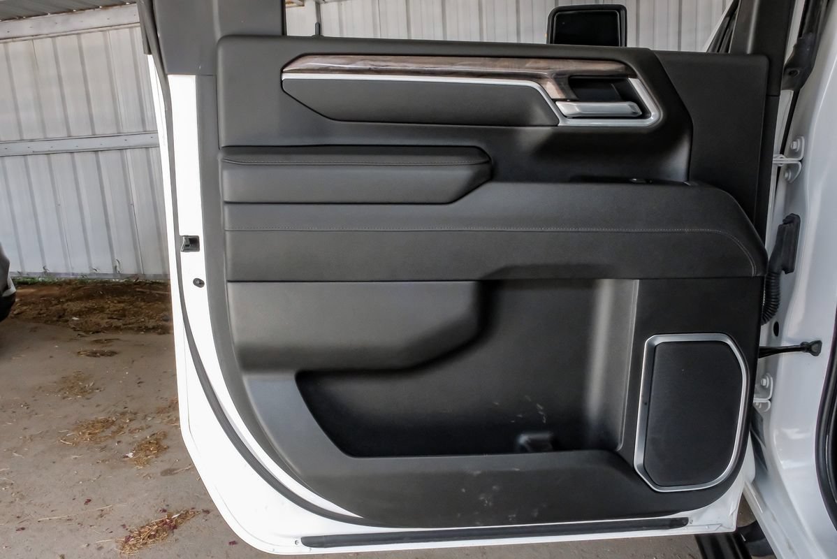 Used 2025 Chevrolet Silverado 2500 LTZ w/ LTZ Convenience Package AWD/4WD image 47