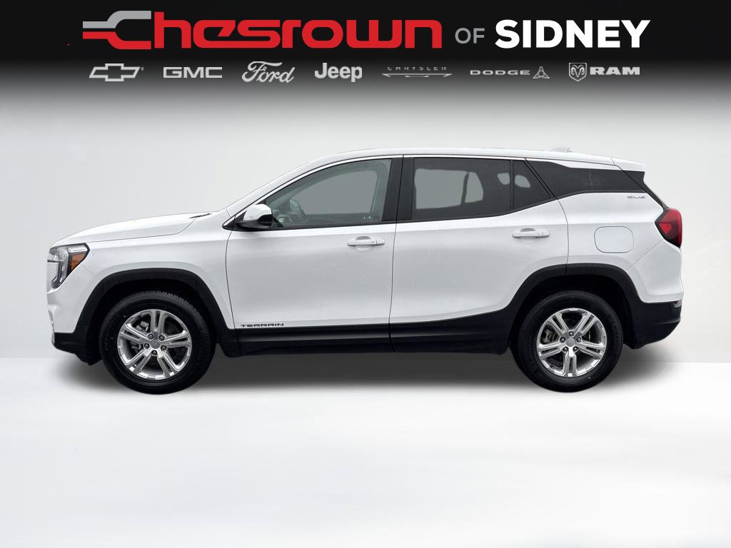 Used 2024 GMC Terrain SLE FWD image 2