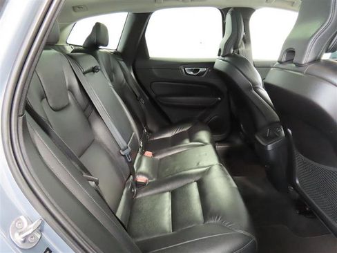 Used 2023 Volvo XC60 B5 Plus AWD/4WD image 25